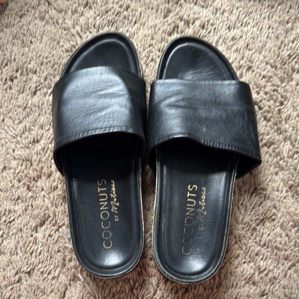 Coconuts by Matisse Classic Black Slides
